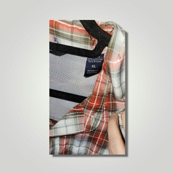 Wrangler Short Sleeve Shirt Mens XL Red White Plaid Button Up Shirt - Picture 8 of 8